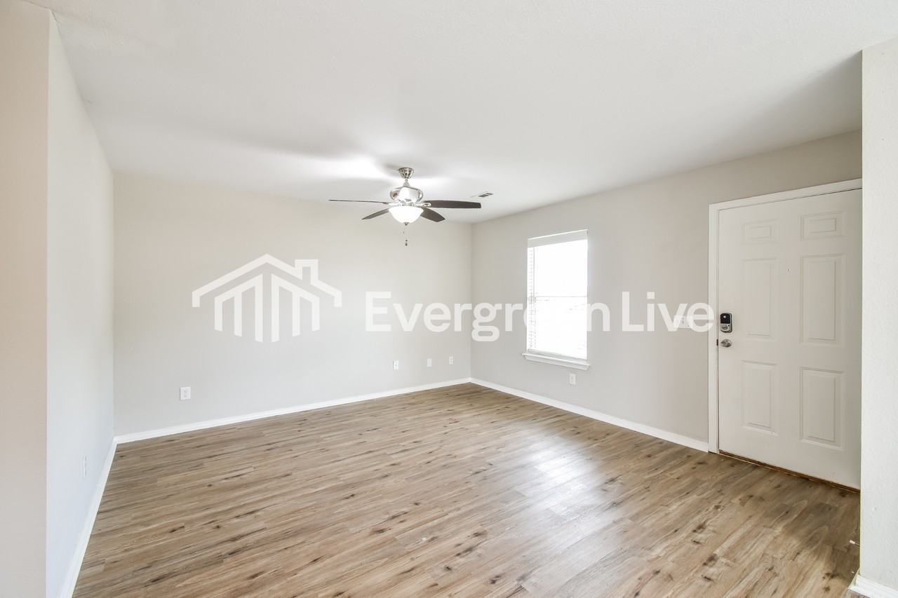 2515 W Ash St - Photo 4 of 15