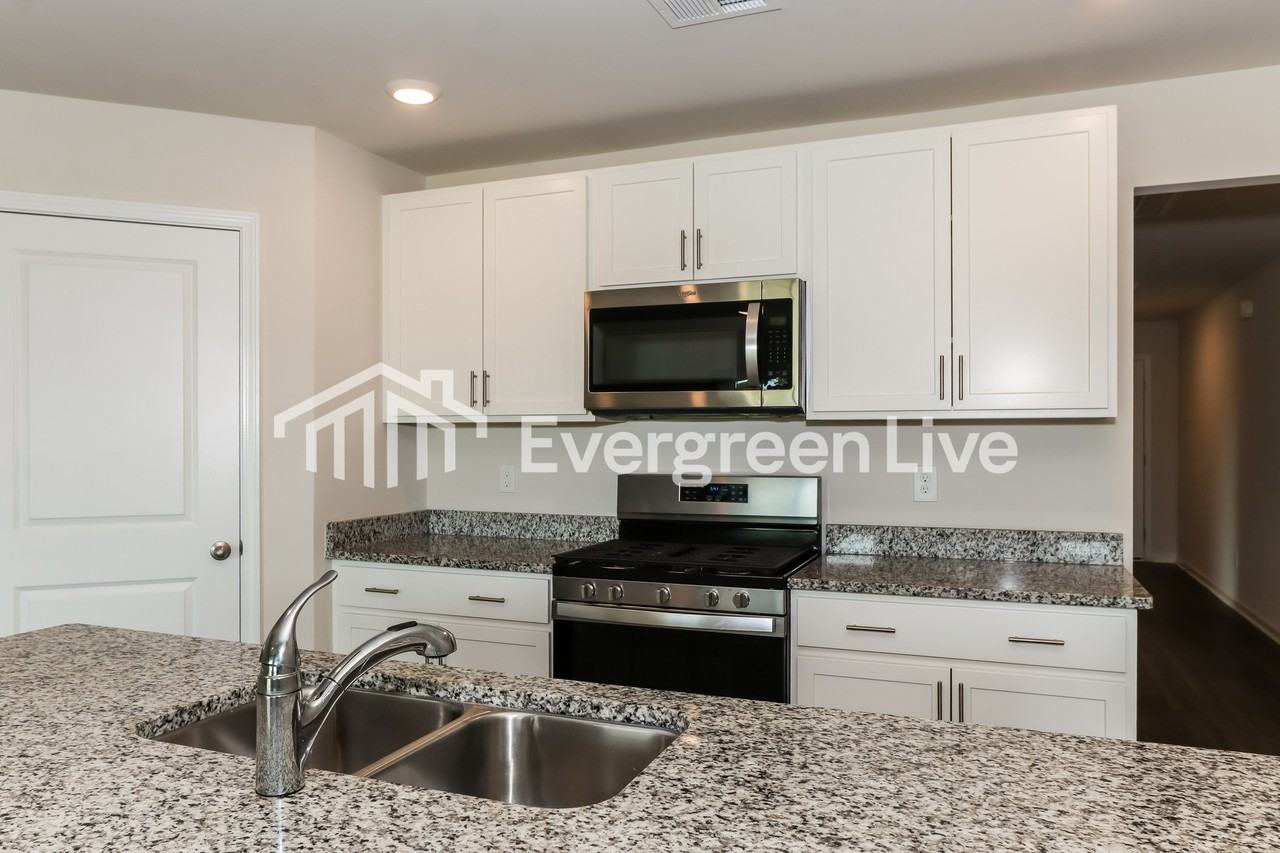 1190 Ridgeford Dr - Photo 7 of 16