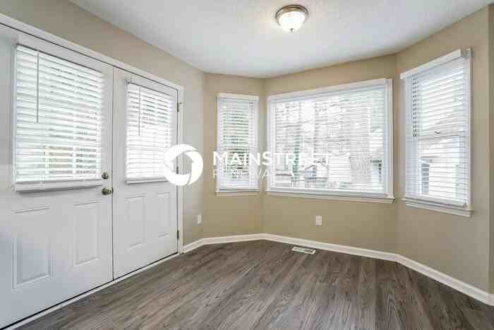 5124 Lundy Dr - Photo 5 of 17