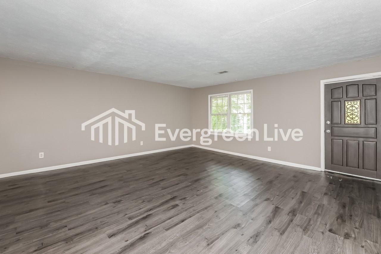 4428 Cary Dr - Photo 3 of 15