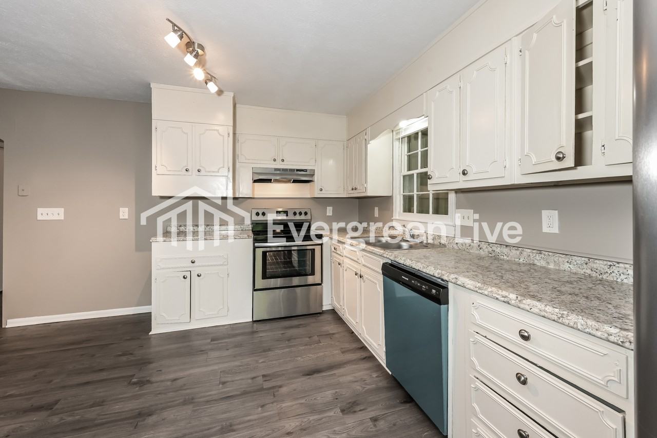 4428 Cary Dr - Photo 5 of 15