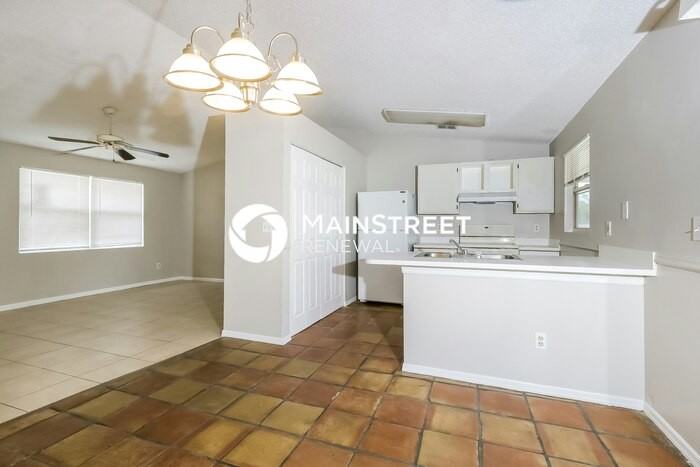 1562 Sw Calmar Ave - Photo 7 of 16