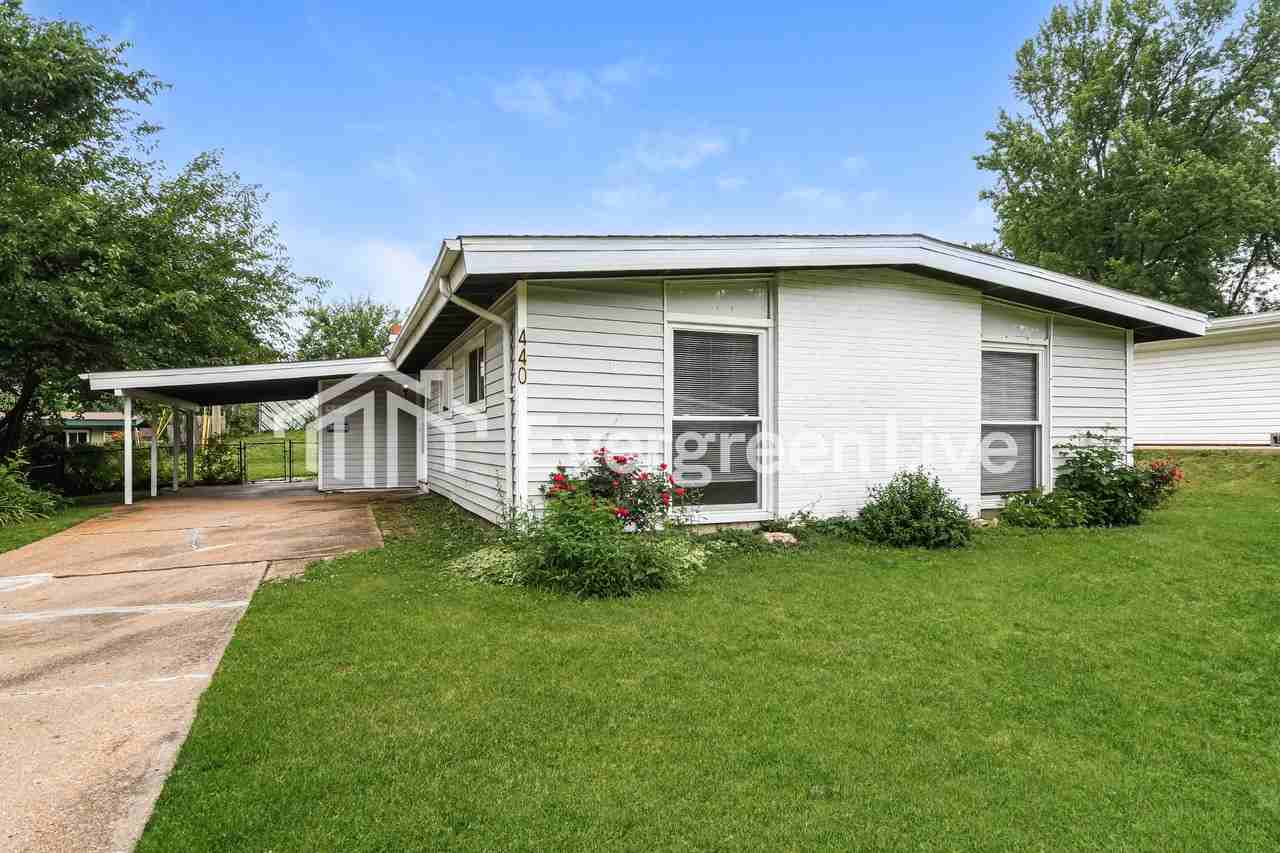440 Countryside Dr - Photo 2 of 15