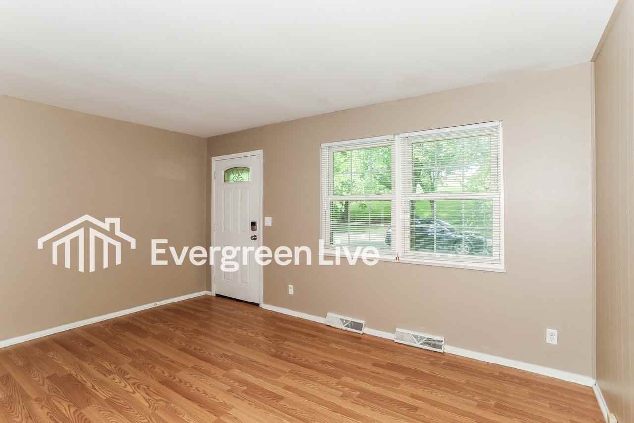 7043 Gracely Dr - Photo 3 of 15