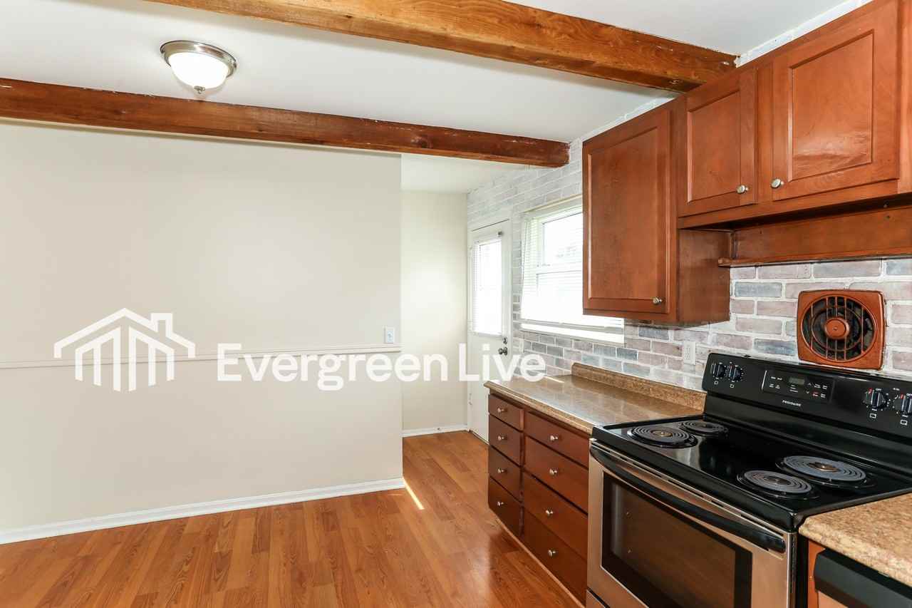 7043 Gracely Dr - Photo 6 of 15
