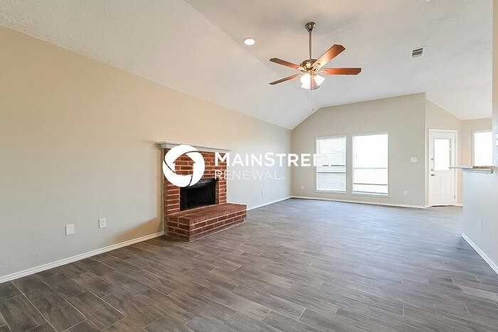 1536 Montreal Ln - Photo 2 of 16