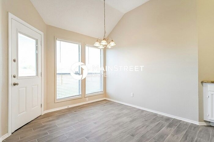 1536 Montreal Ln - Photo 6 of 16