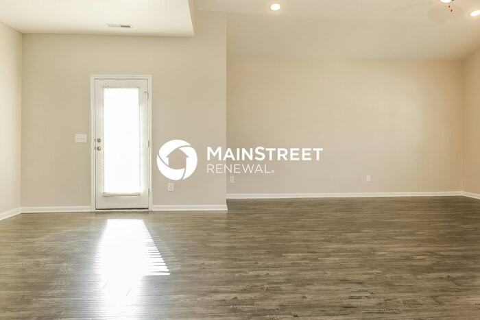 732 Mitscher Dr - Photo 4 of 16