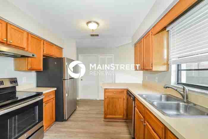 24 Bradford Ct - Photo 5 of 17