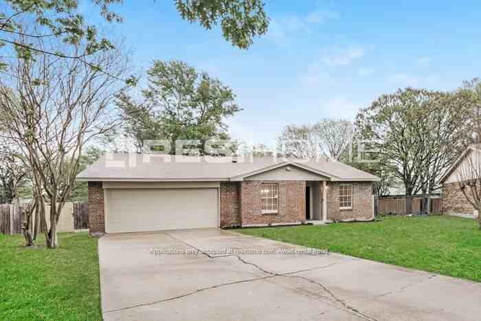 913 Pepperidge Ct - Photo 2 of 18
