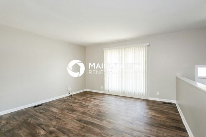 2839 S Oxford St - Photo 2 of 17