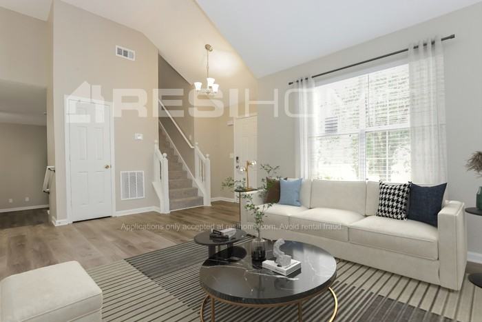 2264 Creekview Trl - Photo 6 of 18
