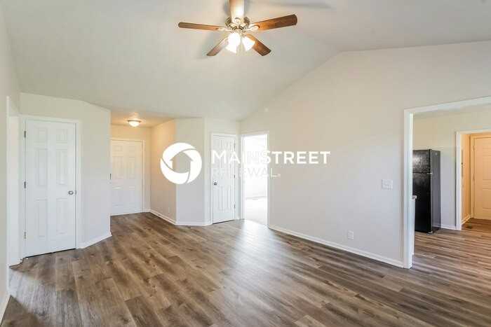 1737 Heritage Glen Dr - Photo 4 of 16