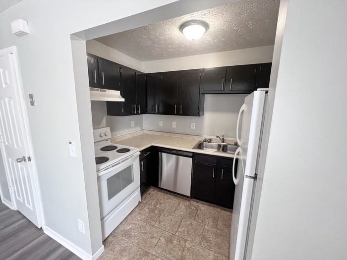 2612 Crisnic Ct #2612 - Photo 3 of 10