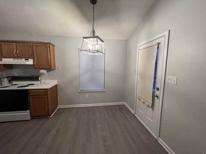 7011 Village Ln - Photo 2 of 11