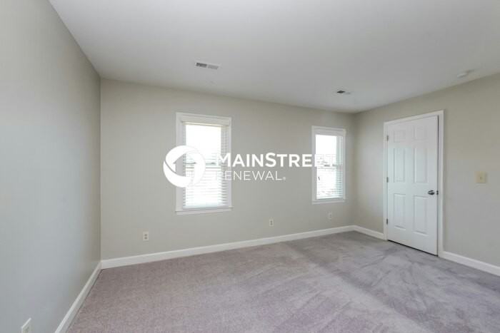 5228 Bridge Pointe Dr - Photo 2 of 18