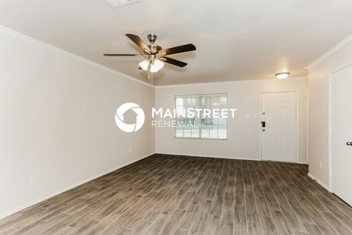 106 Colonial Ln - Photo 4 of 17