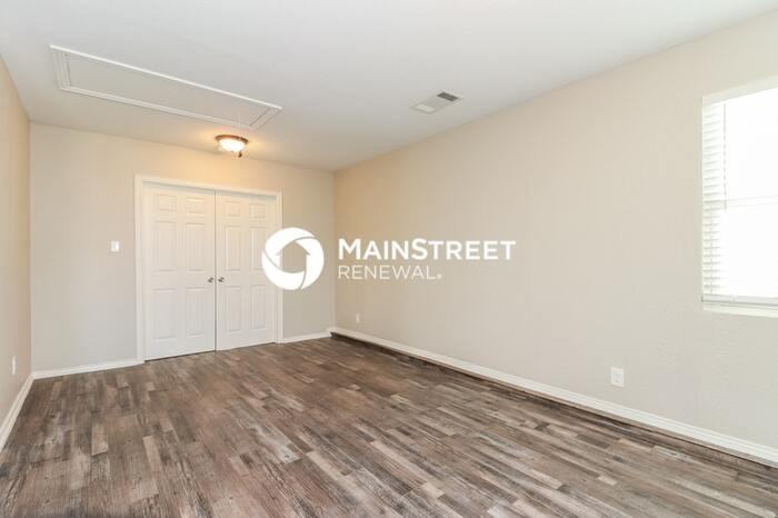 106 Fannin Dr - Photo 4 of 16