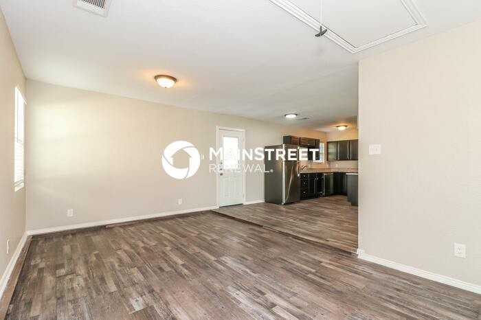 106 Fannin Dr - Photo 5 of 16
