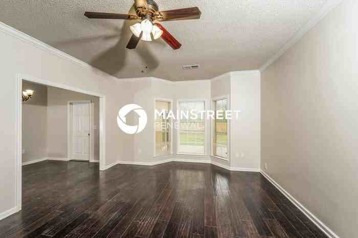 1144 Amberley Woods Dr - Photo 3 of 16