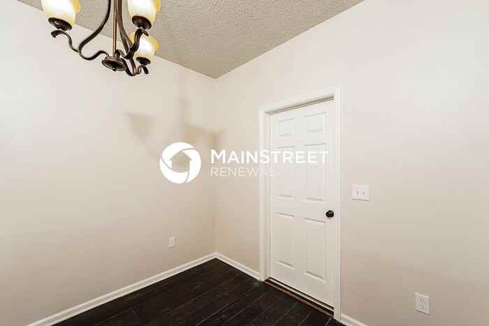 1144 Amberley Woods Dr - Photo 5 of 16