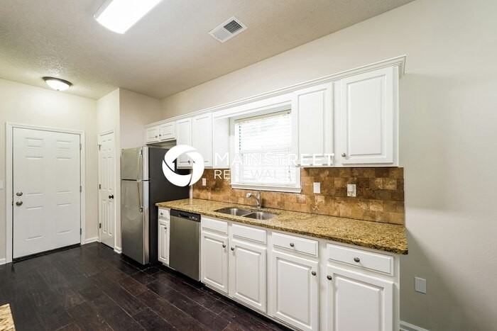 1144 Amberley Woods Dr - Photo 6 of 16