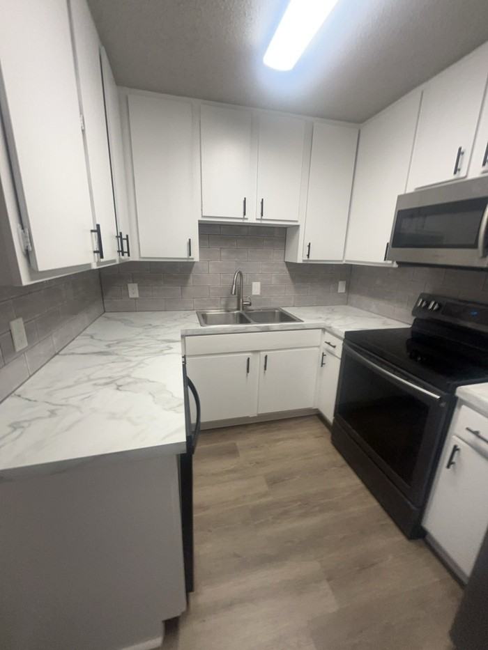 1100 Southmoor Dr #1100 - Photo 2 of 10