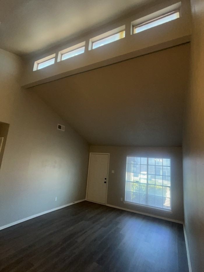 1100 Southmoor Dr #1100 - Photo 4 of 10