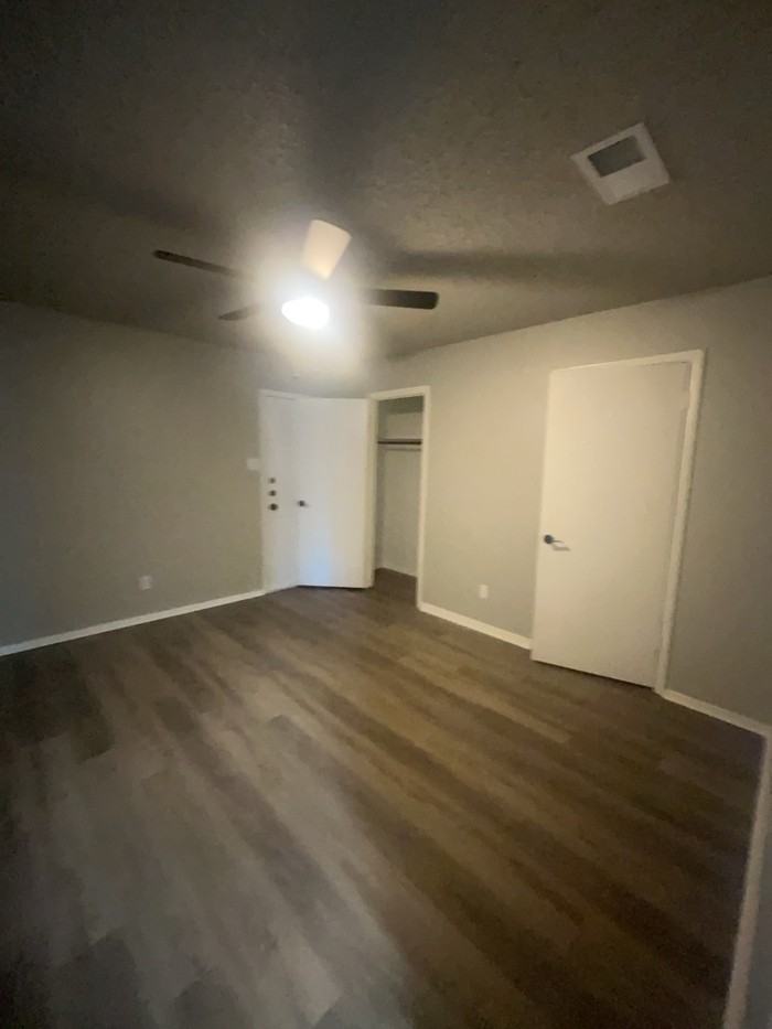 1100 Southmoor Dr #1100 - Photo 5 of 10