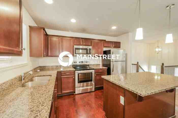 106 Samantha St - Photo 7 of 17