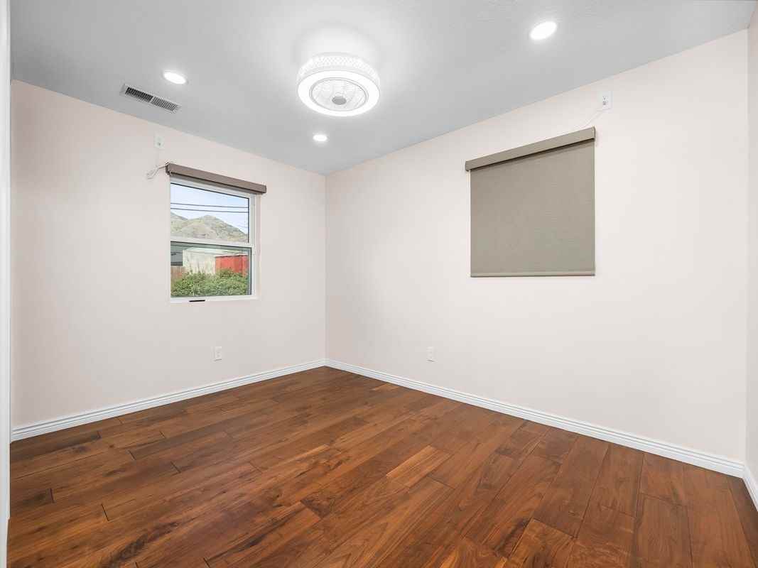 2885 E LORAN DR - Photo 6 of 30
