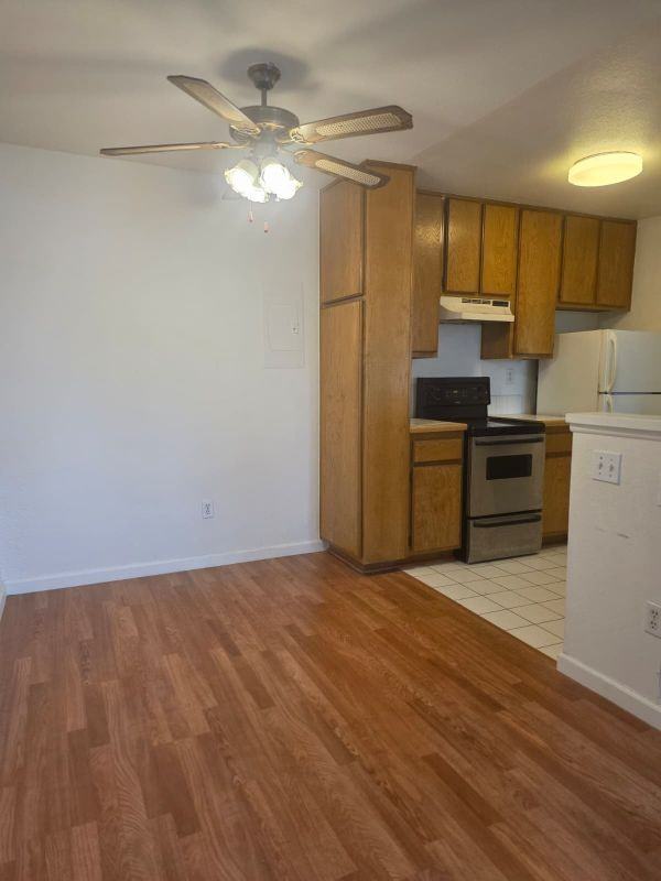 23395 La Crescenta ##A - Photo 2 of 3