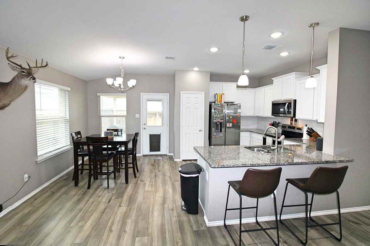 9019 Alabama Ave - Photo 4 of 14