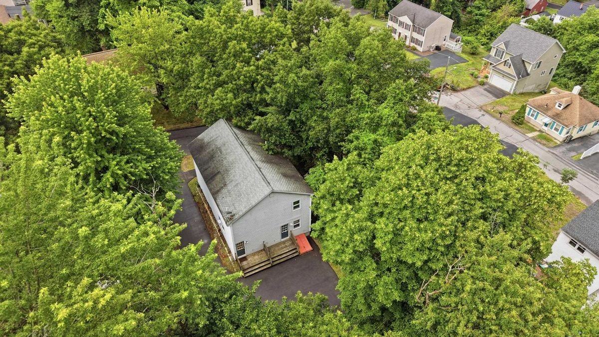 33 Elwood Ave ##B - Photo 7 of 27