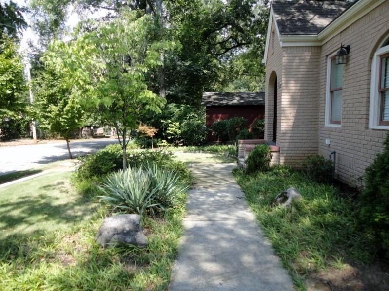49 Leslie St Ne - Photo 5 of 34