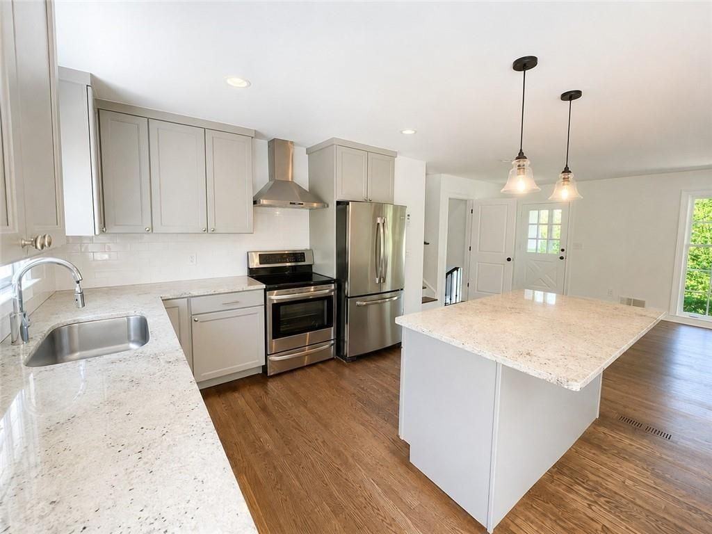 4586 Peachtree Dunwoody Rd Ne - Photo 3 of 15
