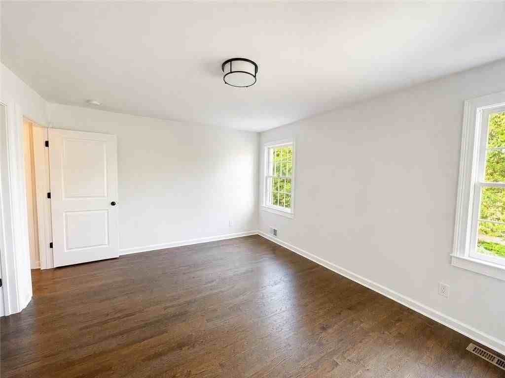 4586 Peachtree Dunwoody Rd Ne - Photo 6 of 15