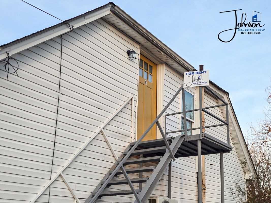 721 N 2nd St - Photo 7 of 8