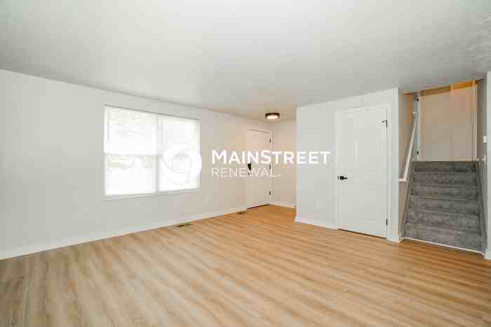 3054 Deepwood Dr - Photo 7 of 19