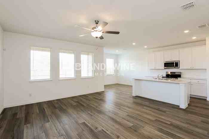 122 Jenkinson Dr - Photo 4 of 30