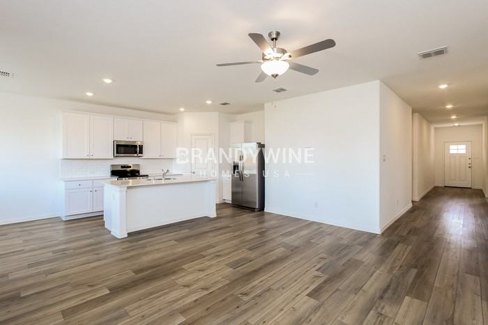 122 Jenkinson Dr - Photo 6 of 30