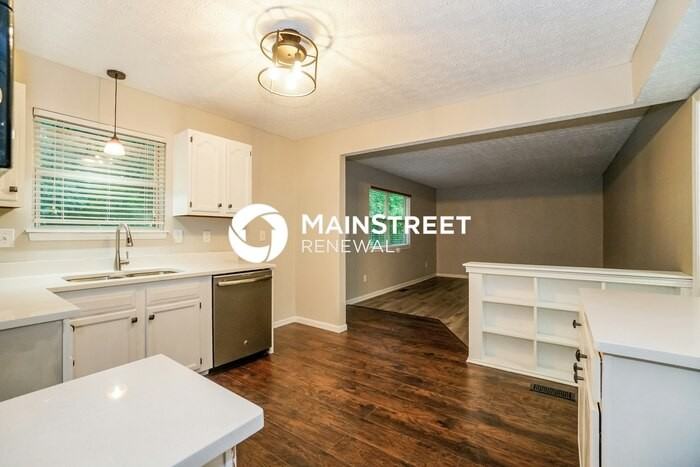 550 Morrison Dr - Photo 6 of 18