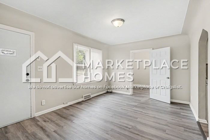 22046 Birchwood Ave - Photo 3 of 22