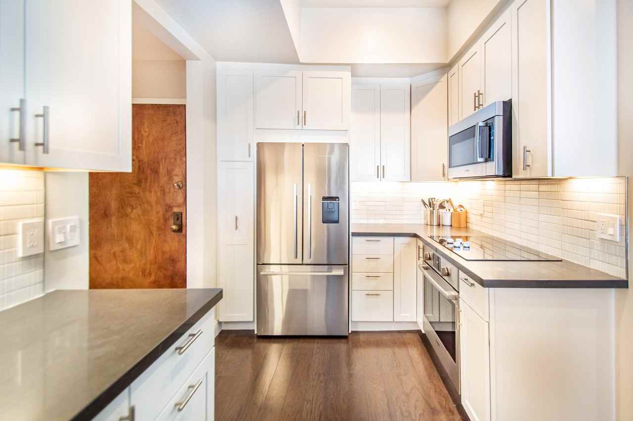 925 Corbett Ave #302 - Photo 2 of 39