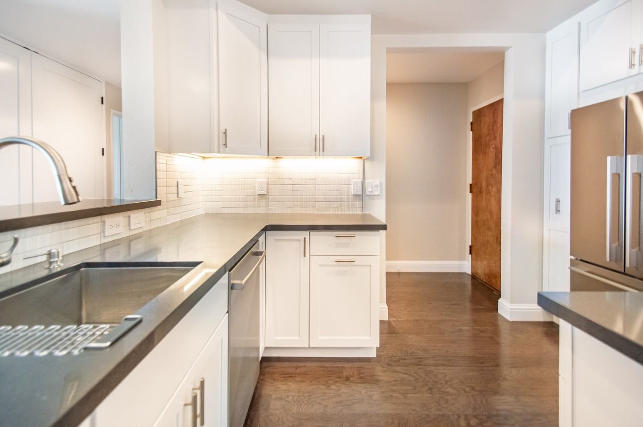 925 Corbett Ave #302 - Photo 3 of 39