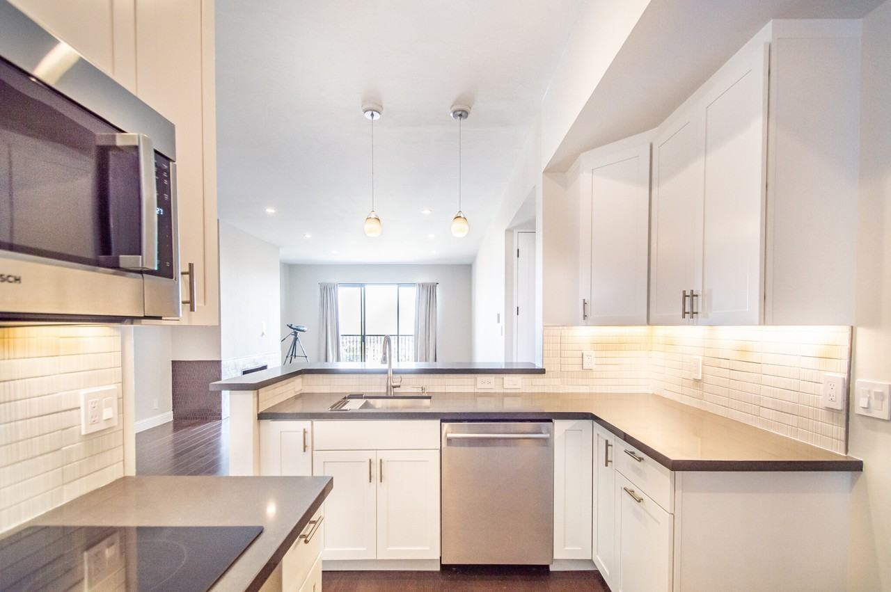 925 Corbett Ave #302 - Photo 7 of 39