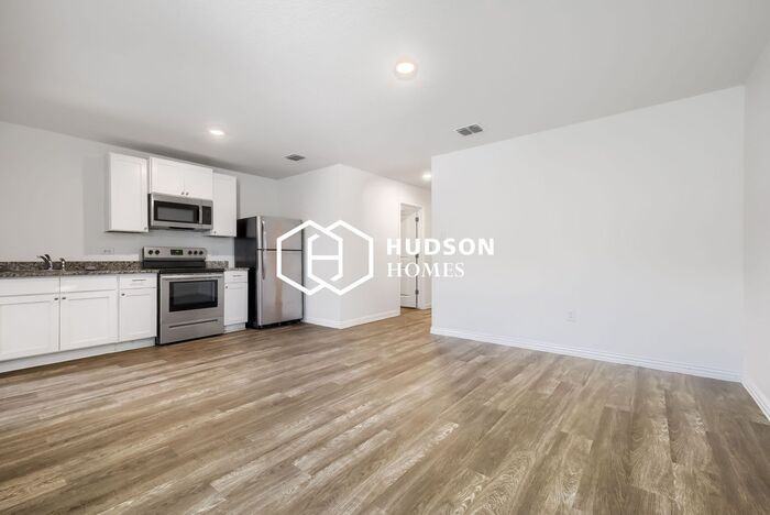 3327 Martin Luther King Dr #B - Photo 5 of 14