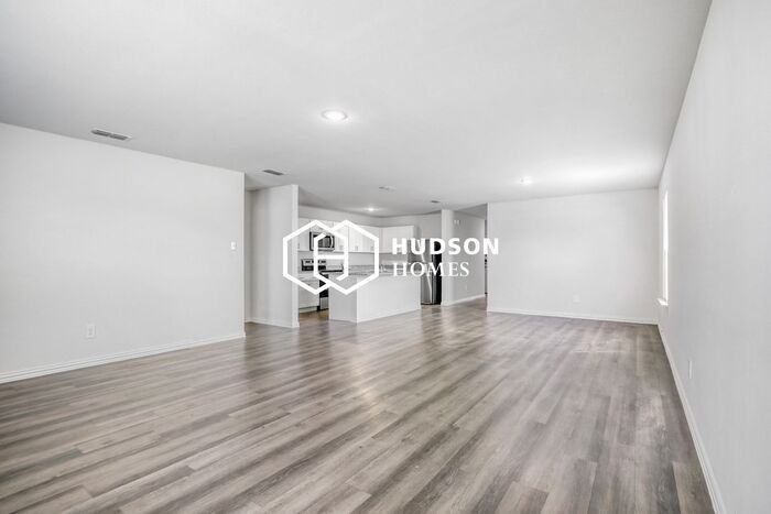 417 Shorty St - Photo 4 of 14