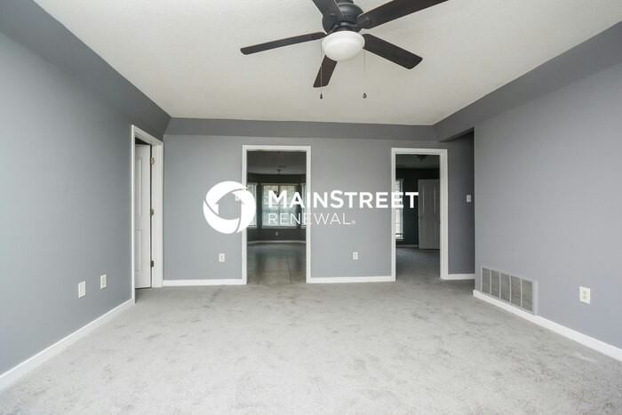 7084 Windsor Dr - Photo 4 of 18