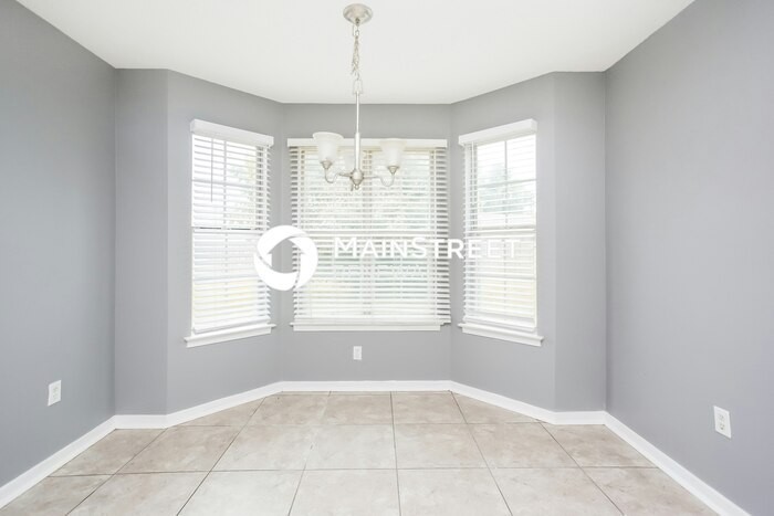 7084 Windsor Dr - Photo 5 of 18